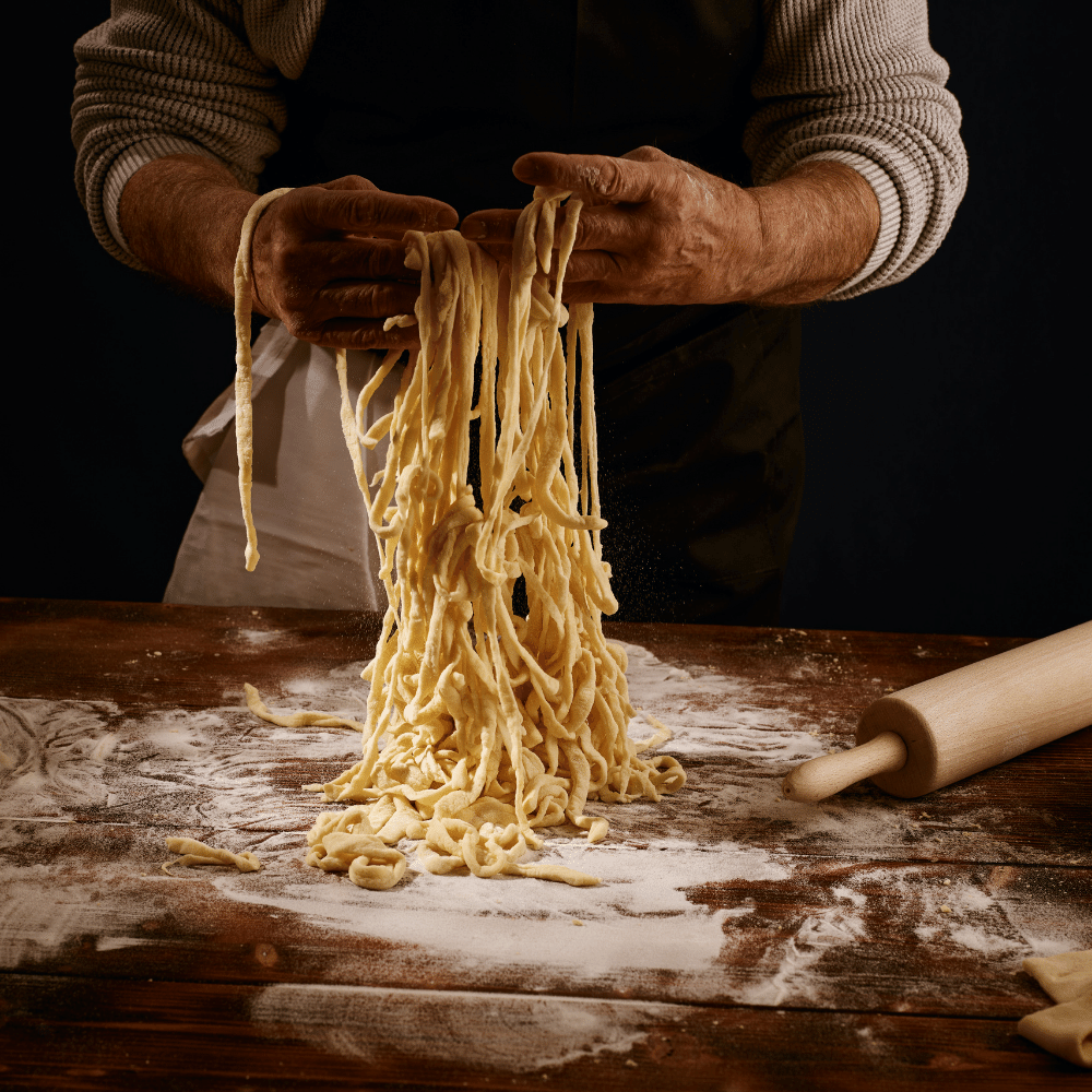 Pasta that Goes with Chicken Wings (13 Dishes & More)