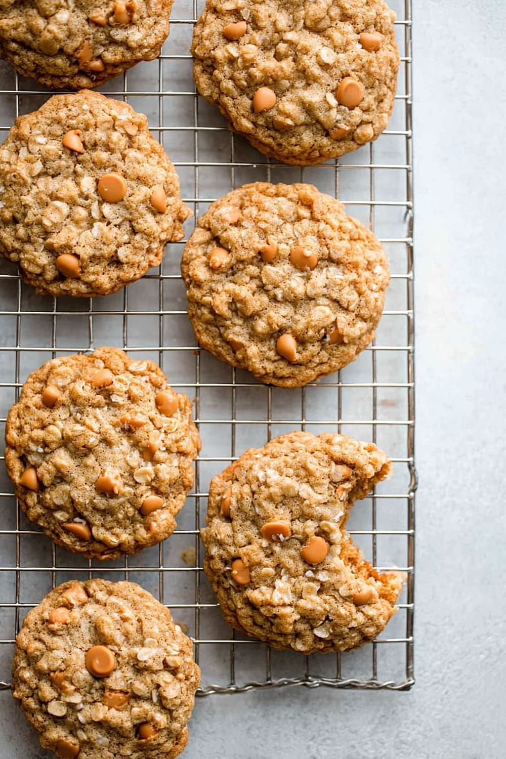 Soft & Chewy Oatmeal Scotchies