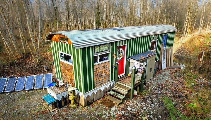 She Built a Vardo‑Style Tiny Home — A 320 ft Dragon's Nest