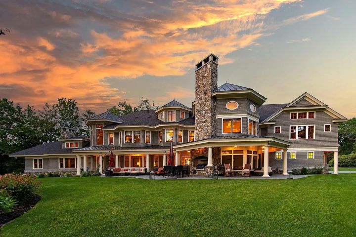 This Island Estate Comes With Its Own Par-3 Golf Hole