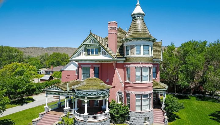 This Mansion Used To Be Wyoming's Best Hotel