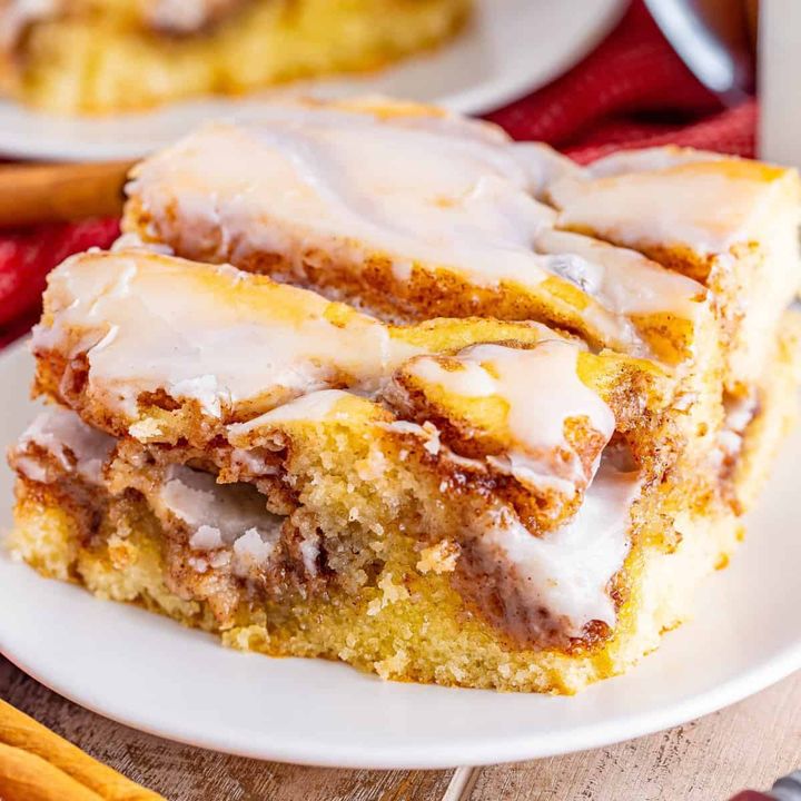 Homemade Cinnamon Roll Cake Recipe