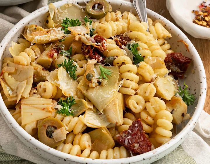 Sun-Dried Tomato and Artichoke Pasta
