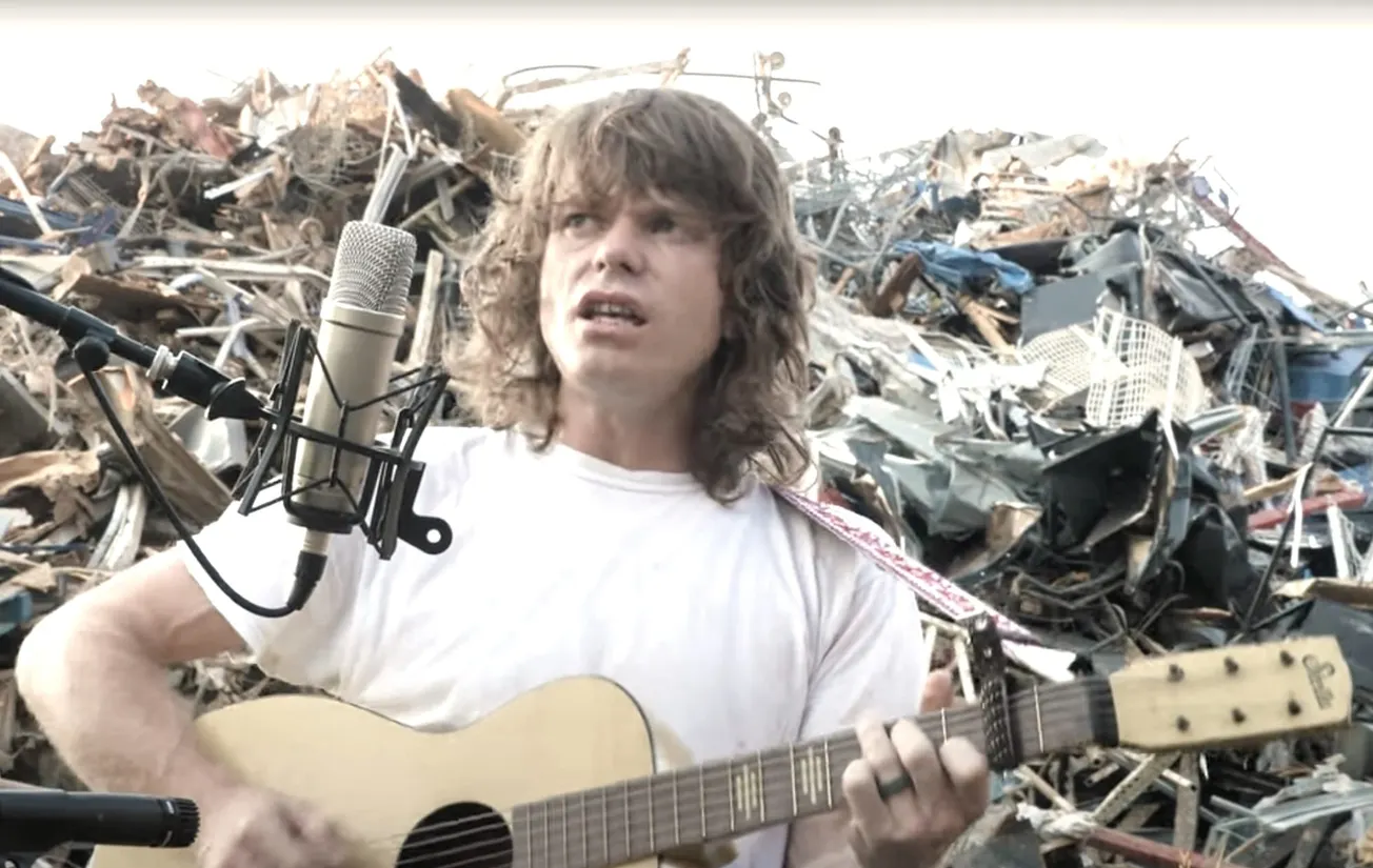 Jesse Welles Impresses With Numerous Folk Tunes In Oliver Anthony Tradition