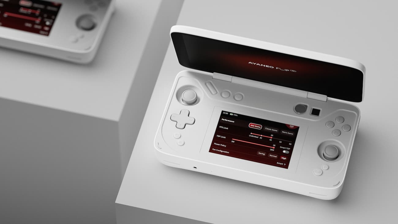 The AYANEO Flip DS features a 3.5" touchscreen.