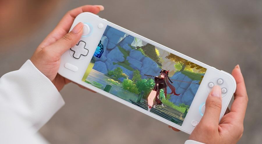 Playing the AYANEO Pocket S