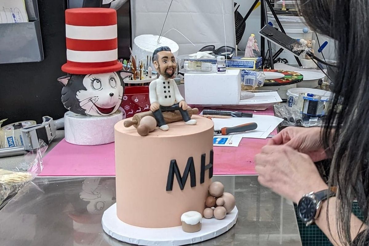 How to Price Custom Cakes
