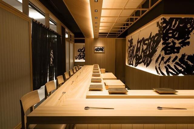 店舖內觀。(資料來源：鮨麻布@Tabelog)