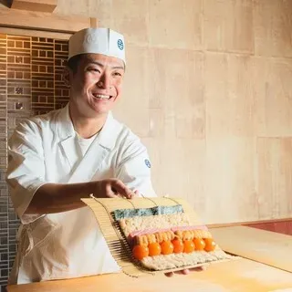 鮨よしかわ勝銀座七龍珠壽司（用7款醃蛋黃+海膽，打卡一流📸）(資料來源：Tabelog.com)