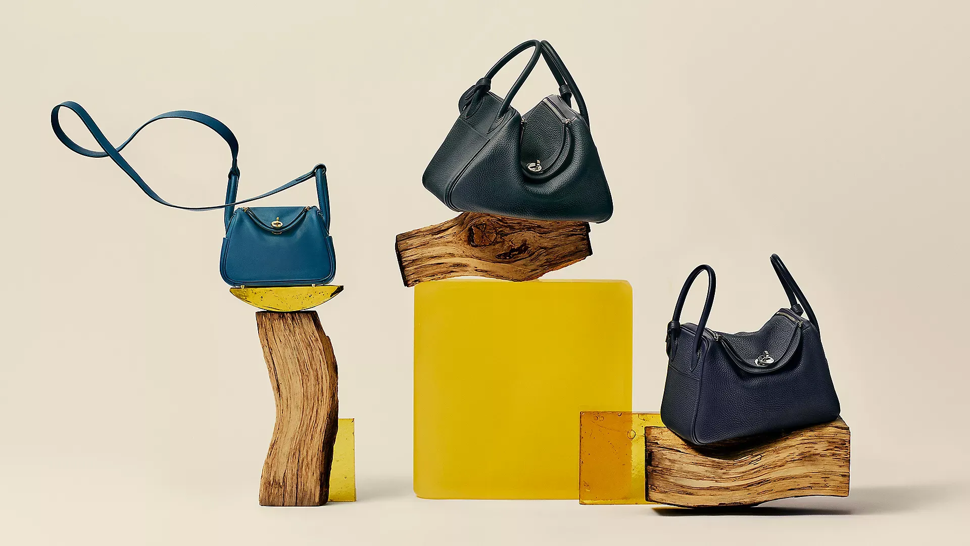 Hermès Lindy&nbsp;屬門店常見嘅非配額袋款之一，用作示意同類袋型比例。