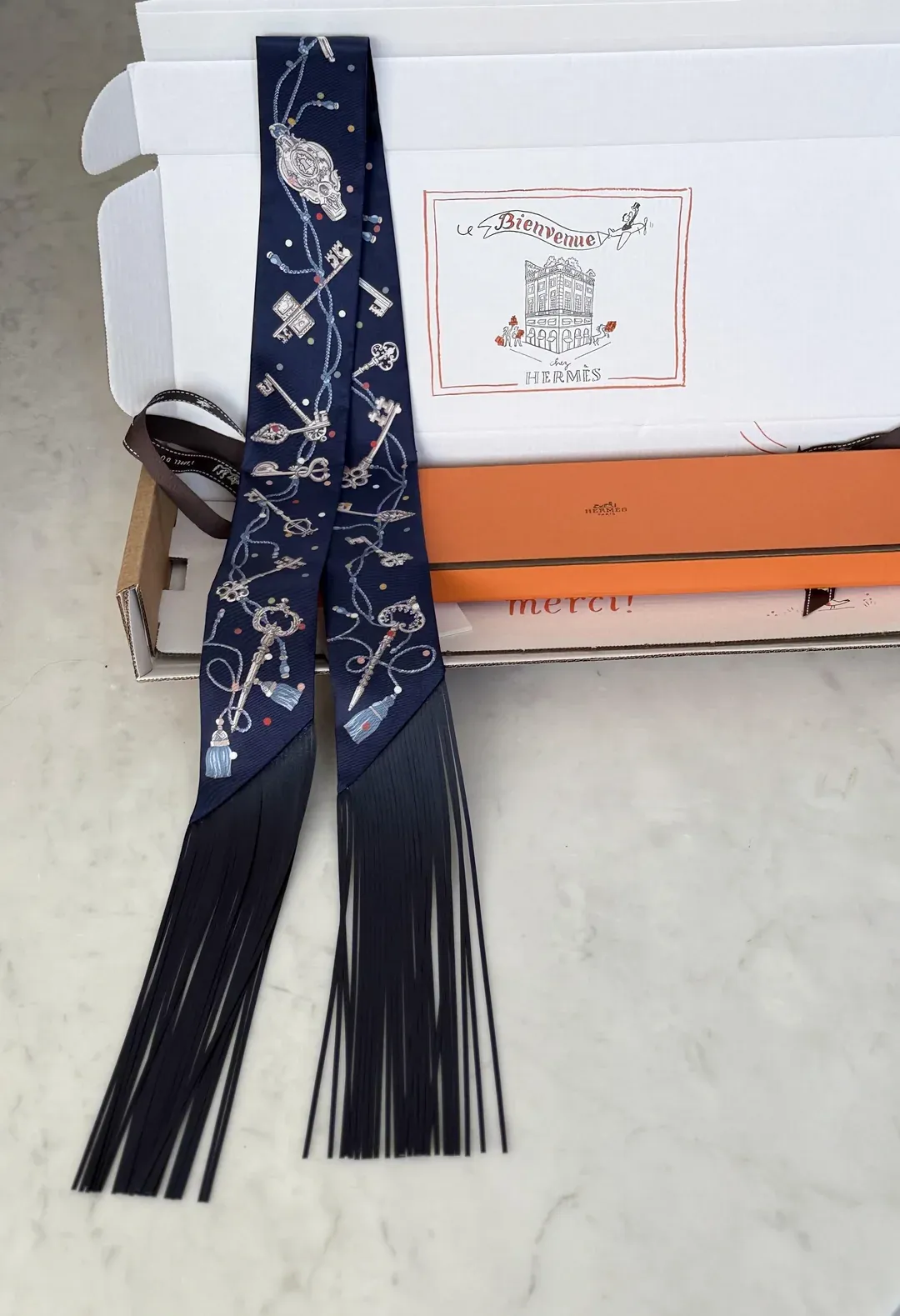網民分享成功購入 Les Clés à Pois Leather Fringes Twilly