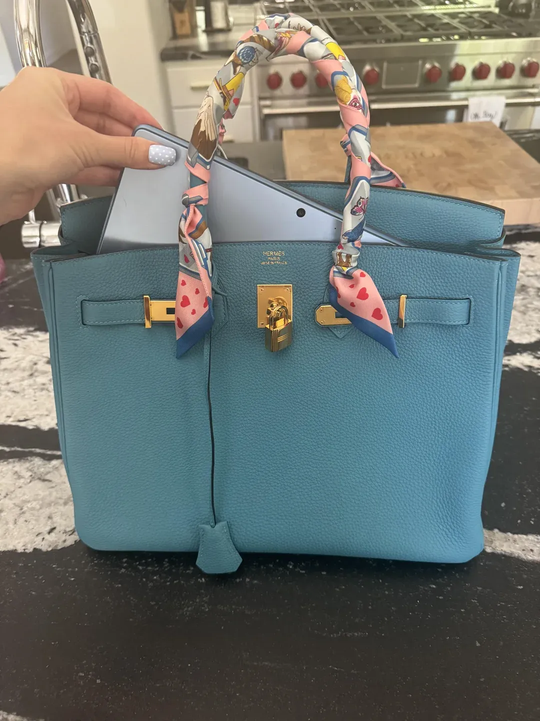 B35&nbsp;放置手提電腦、文件及育兒用品示範容量