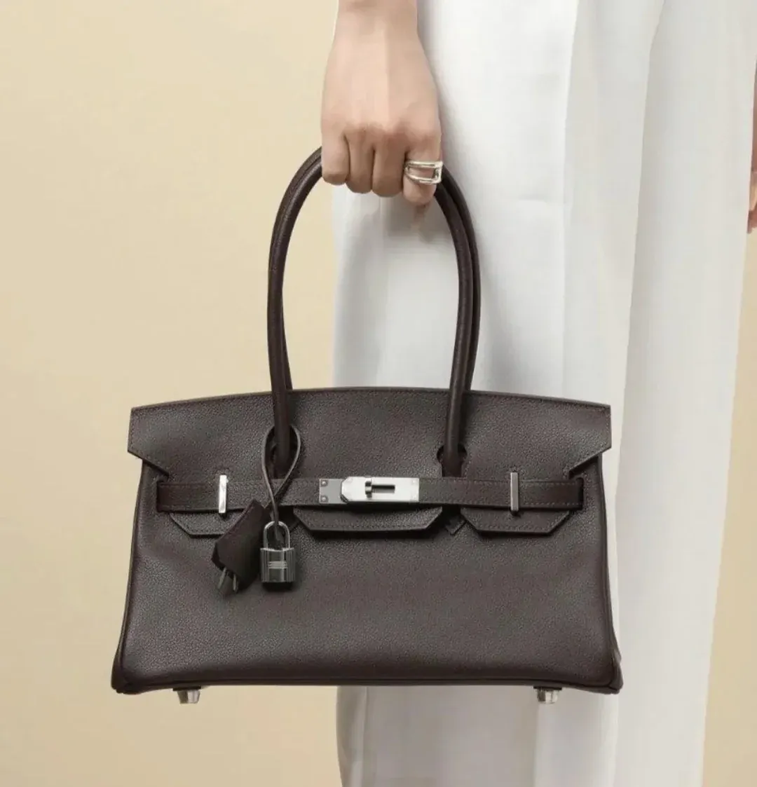 部分用家傾向將&nbsp;Shoulder Birkin 29&nbsp;視為「收藏型款式」之一，主要因其設計較少見及供應相對有限。