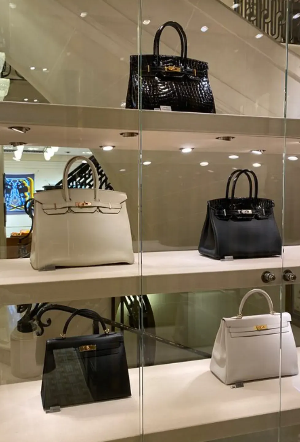 Birkin 與 Kelly 等 quota bag 需求極高,亦令 appointment 競爭更加激烈。