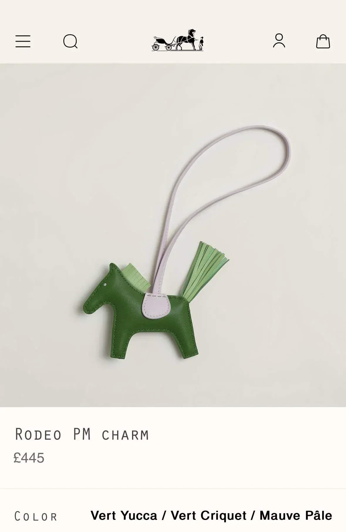 Hermès Rodeo charm&nbsp;官方配色為&nbsp;Vert Yucca、Vert Criquet&nbsp;及&nbsp;Mauve Pale，圖中顯示約兩年前定價為&nbsp;€445，整體以柔和綠調配搭淡粉色，呈現較輕盈且具層次感的配色效果