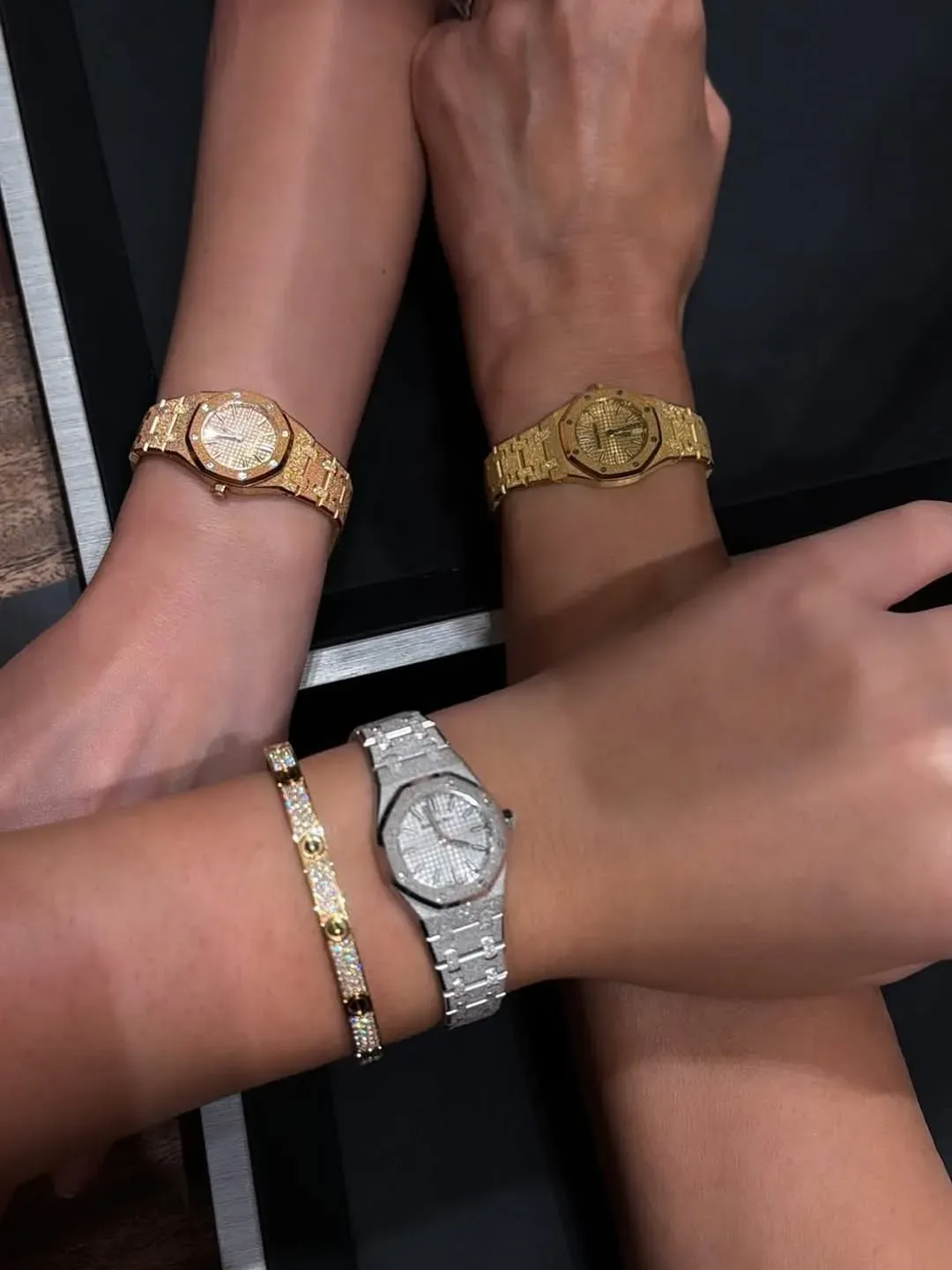 Audemars Piguet Royal Oak Mini Frosted Gold Quartz&nbsp;系列，推出黃金、白金同粉紅金三個版本。