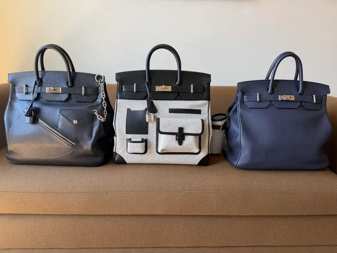 有 HAC 收藏家分享自己嘅 HAC 系列收藏,由 HAC Rock 40、Cargo HAC 40 到 Blue Nuit Togo HAC 40,全部都屬於超大尺寸路線。帖文入面最有趣地方,係佢並唔係討論日常易襯程度,而係繼續研究下一個想收藏嘅HAC 款式,甚至已經開始留意 Barenia 版本,反映 HAC 收藏文化愈來愈有種大型皮革收藏品感覺。