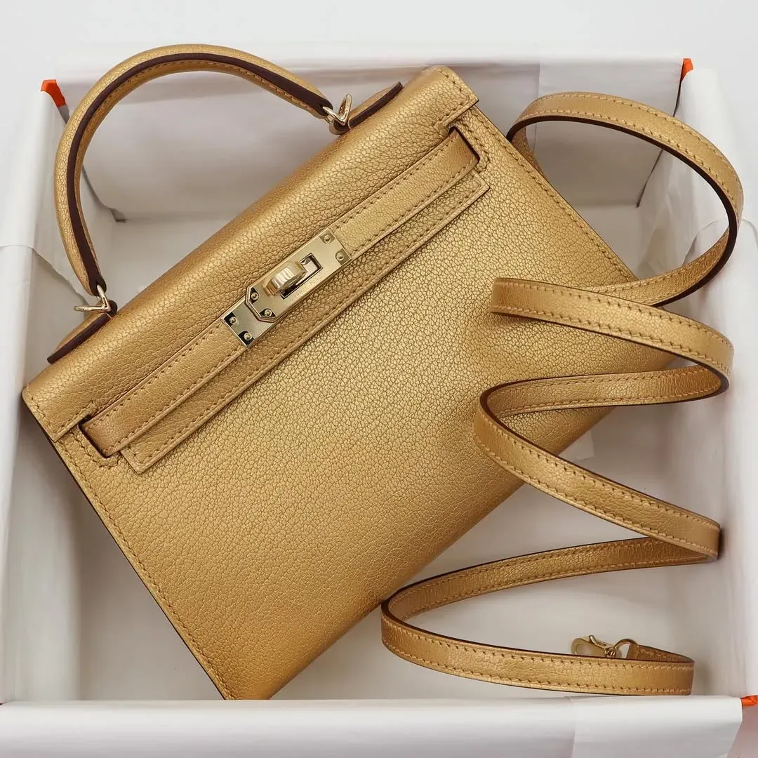 Hermès Mini Kelly II Y9&nbsp;鎏金色（Doré）Metallic Chèvre Chamkilight&nbsp;山羊皮，金色金屬配件（Gold Hardware）