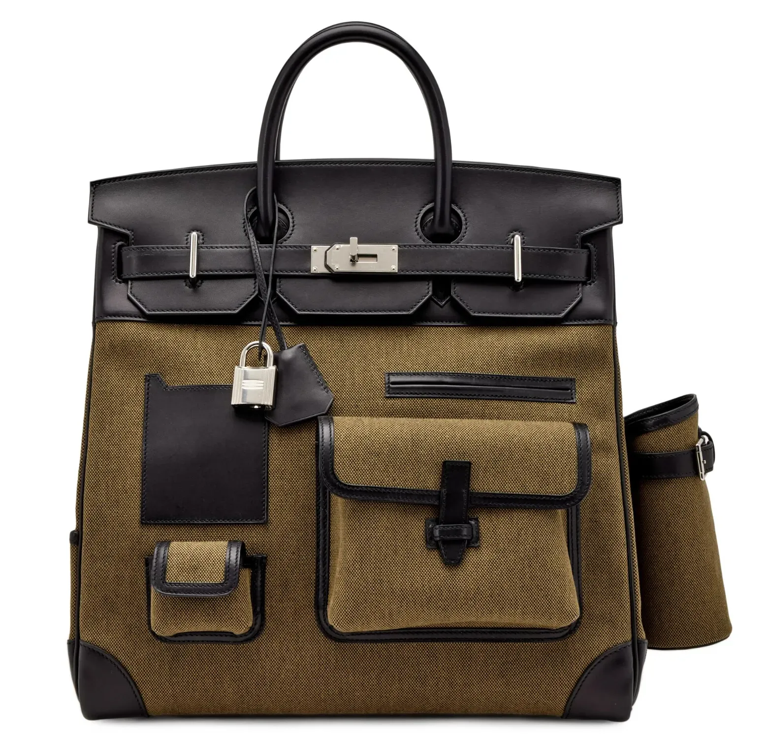 Sotheby’s 曾經拍賣一個 2022 年出產嘅 Hermès Limited Edition Black Box 配 Khaki Toile Goeland HAC Cargo Birkin 40(銀色金屬配件),最終喺 2023 年 6 月以 57,150 美元成交(折合港幣約 44.6 萬),反映HAC Cargo 40 喺收藏市場仍然有相當高辨識度同需求。