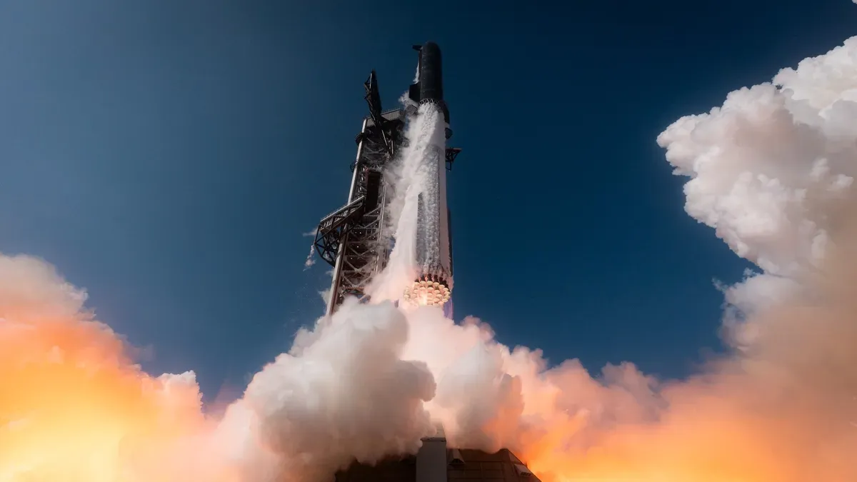 今次試飛係SpaceX升級版超級重型火箭系統「Starship V3」嘅首次發射。火箭起飛後，成功通過最大動態壓力點（Max Q）並進入太空，推進器亦按照原定計劃同星艦分離。
