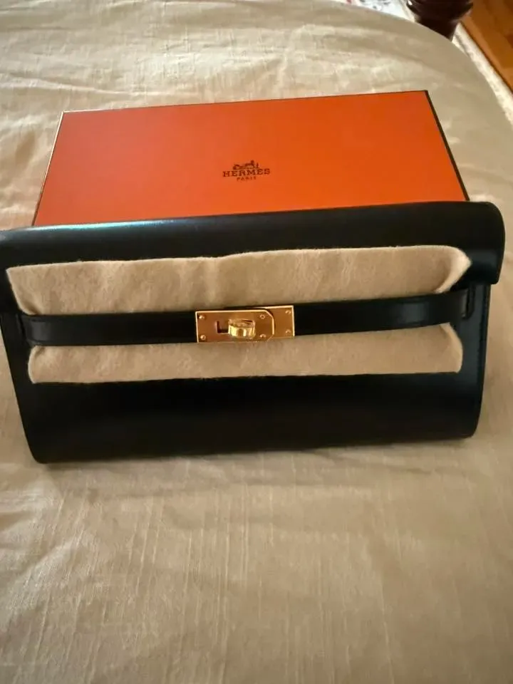 雖然原帖作者考慮轉售Box Calf Kelly To Go，但討論區隨即有用家表示有興趣接手，亦有人主動分享自己正在放售同款。反映即使Box Calf容易出現刮痕，市場上仍然有唔少支持者欣賞其經典質感。