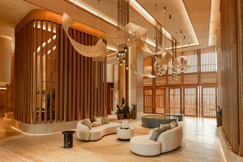 建築與空間設計：現代美學與馬雅文化嘅交織