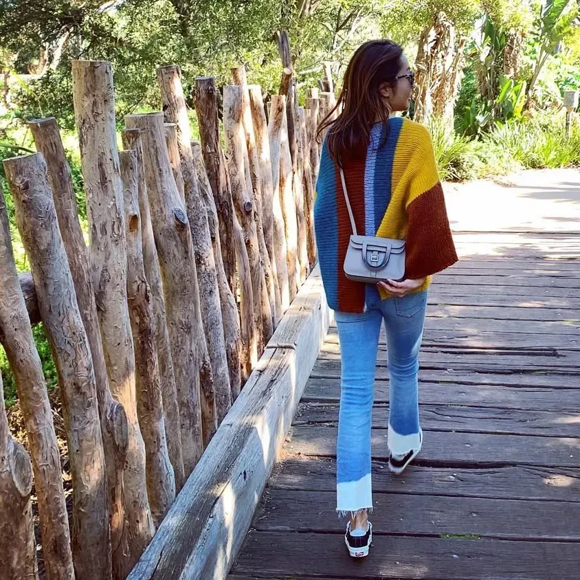 Hermès Halzan Mini&nbsp;一直被視為兼具手挽、肩孭及斜孭功能嘅袋款，但實際&nbsp;Crossbody&nbsp;效果會因身形比例而有所不同。
