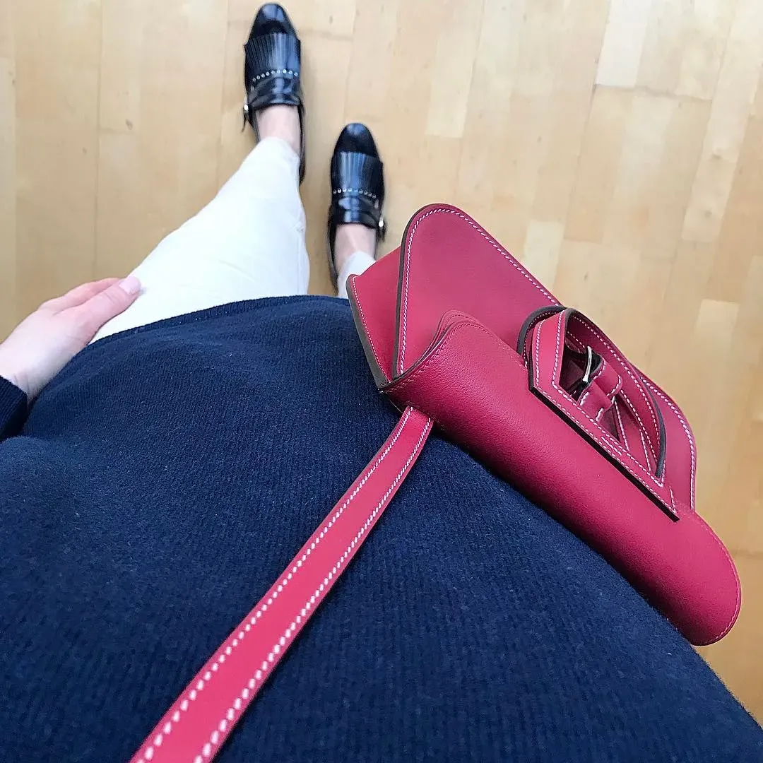 對於以&nbsp;Crossbody&nbsp;為主要用途嘅買家而言，Strap&nbsp;長度往往比容量更影響日常使用體驗。