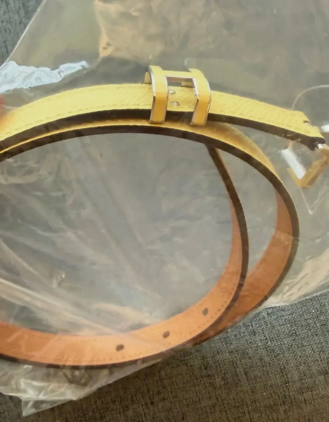 網民分享今次Singapore Private Sale購入黃色Pop H Belt。
