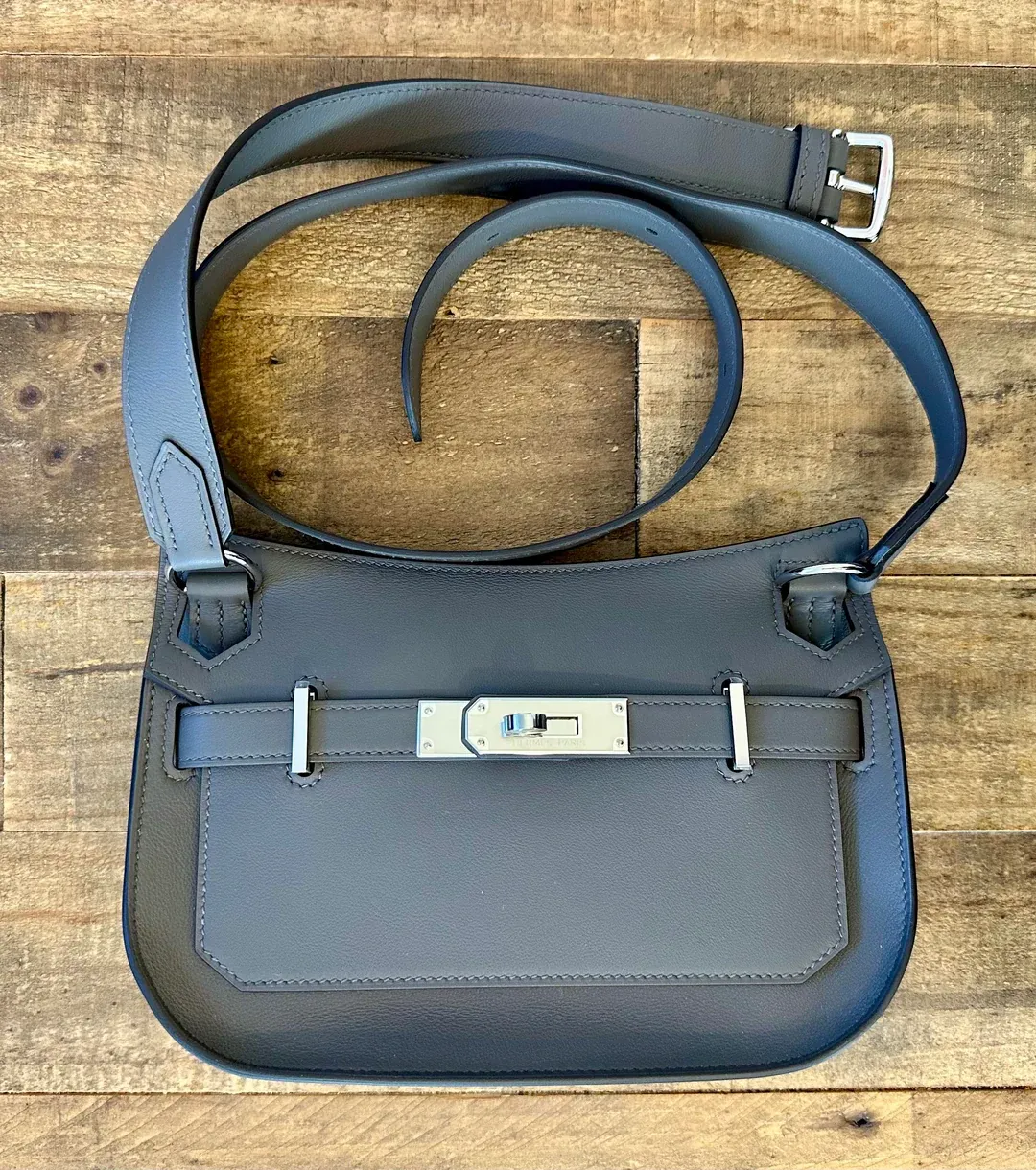 收藏者成功透過&nbsp;Hermès Online&nbsp;入手&nbsp;Mini Jypsiere&nbsp;及&nbsp;Mini Roulis，並完成&nbsp;Boutique&nbsp;取貨。由於屬官方網站購買，不少收藏者一直視為毋須&nbsp;boutique&nbsp;配貨（pre-spend）嘅其中一種入手方式。