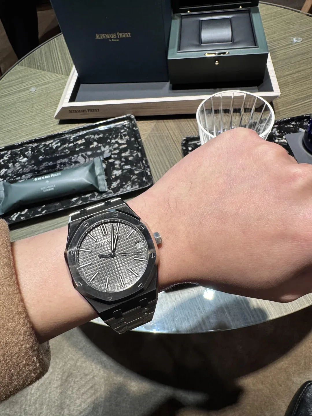網民等待2年入手&nbsp;Royal Oak 41mm&nbsp;上手圖
