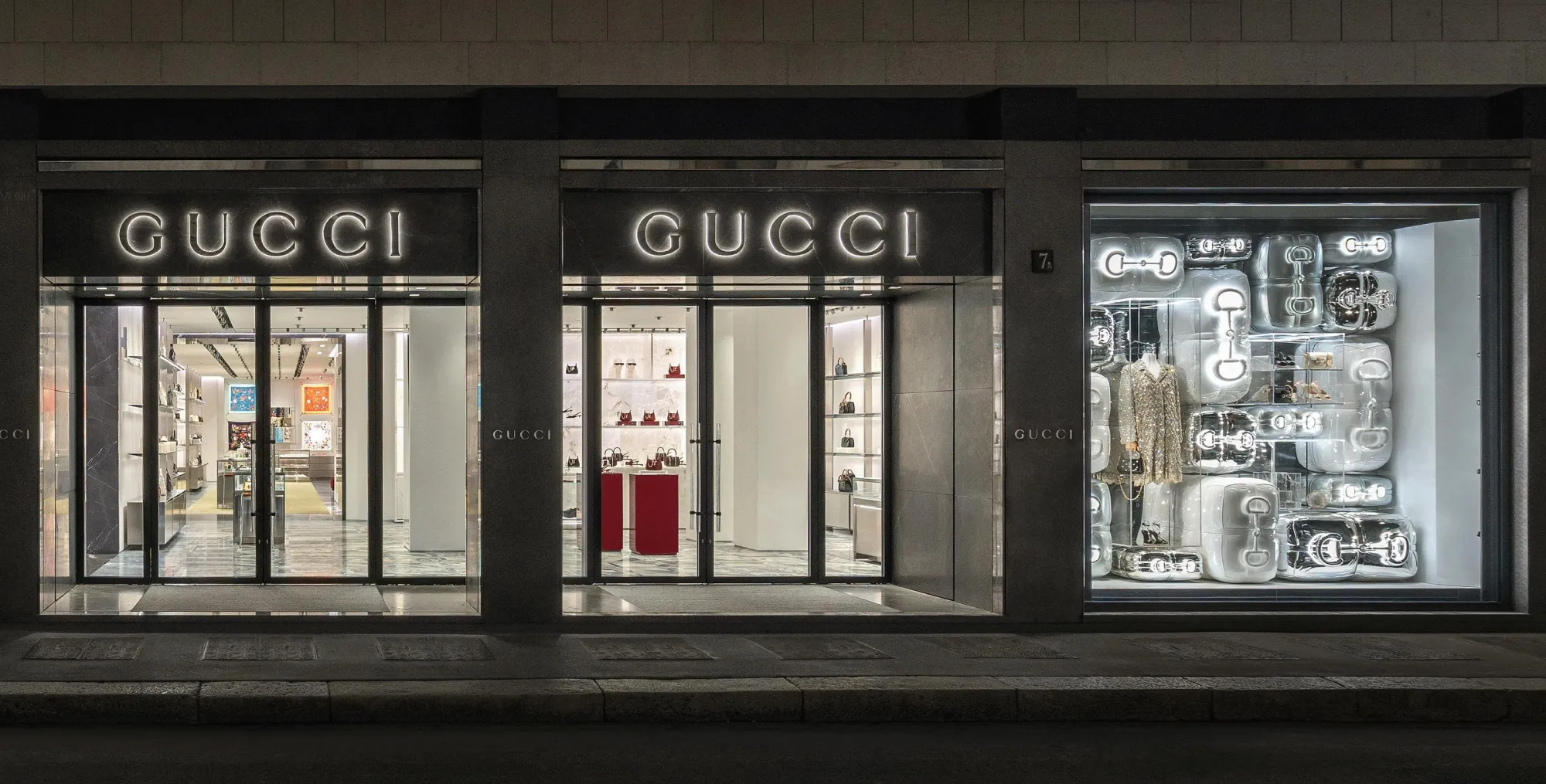 Gucci近年正處於品牌重新調整階段,創意方向、產品策略及品牌定位均有所變化;因此品牌表現轉弱,未必可以單純歸因於Luxury市場降溫,亦反映品牌自身策略對業績有重要影響。