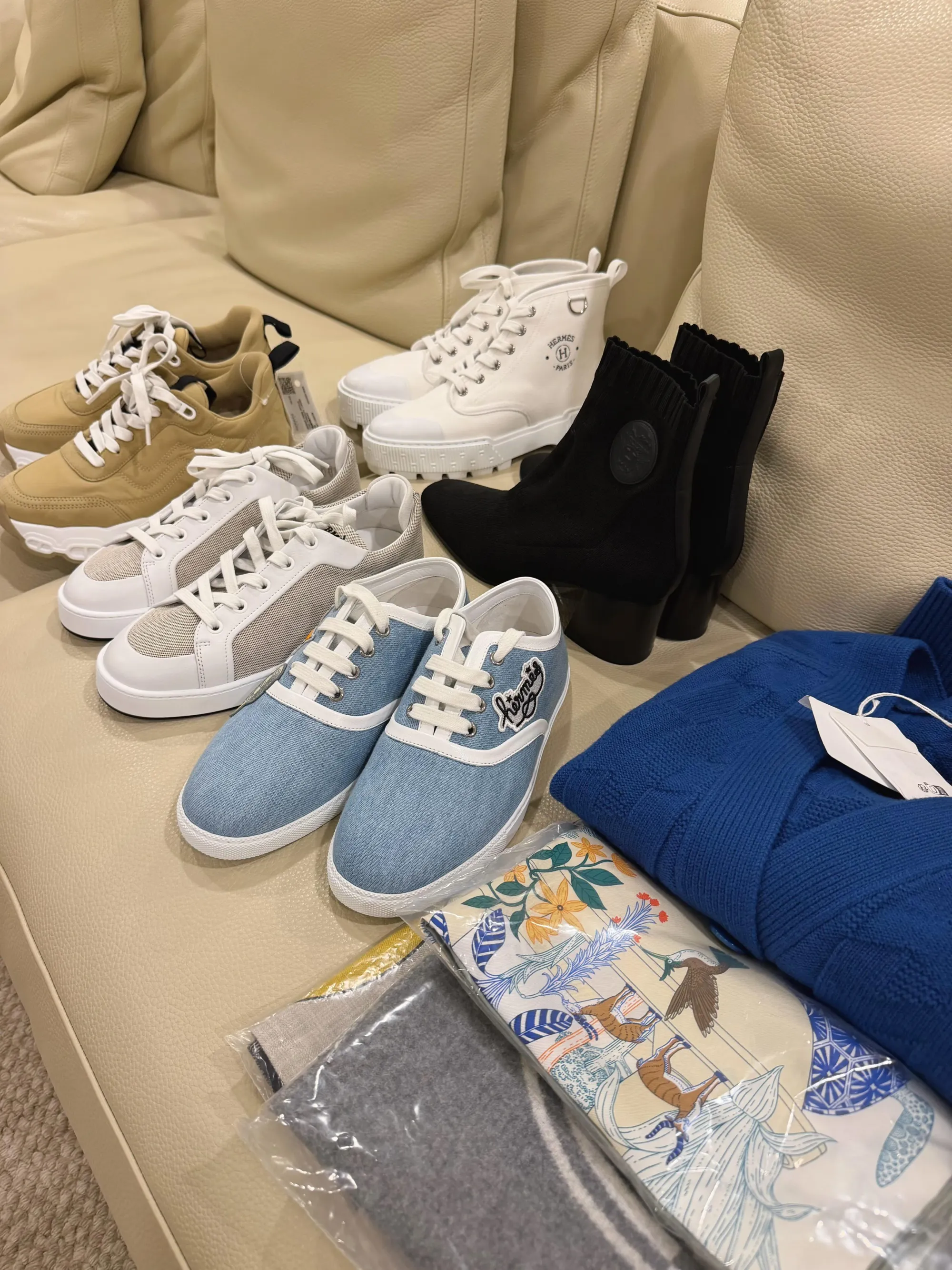 第一日參加者分享鞋、成衣及絲巾戰利品,原本只打算入場睇吓,最後購入5對鞋及其他Hermès貨品。