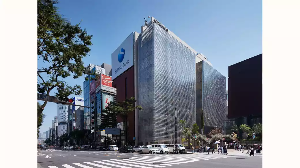 東京銀座Hermès( Hermès Maison Ginza)一直係海外收藏家熱門「尋寶」地點,過去有旅客分享早上排位後成功零配Quota Bag,但近年相關機會更難預測,並非穩定購買方法。