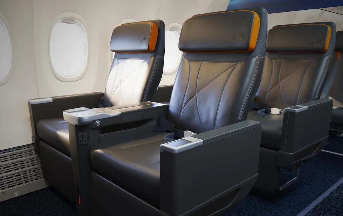「Allegiant First」頭等艙將於2027年春季(4月起)喺指定客機上陸續推出。整個客艙會設有8個座位,採用2-2排列,橫跨兩排。