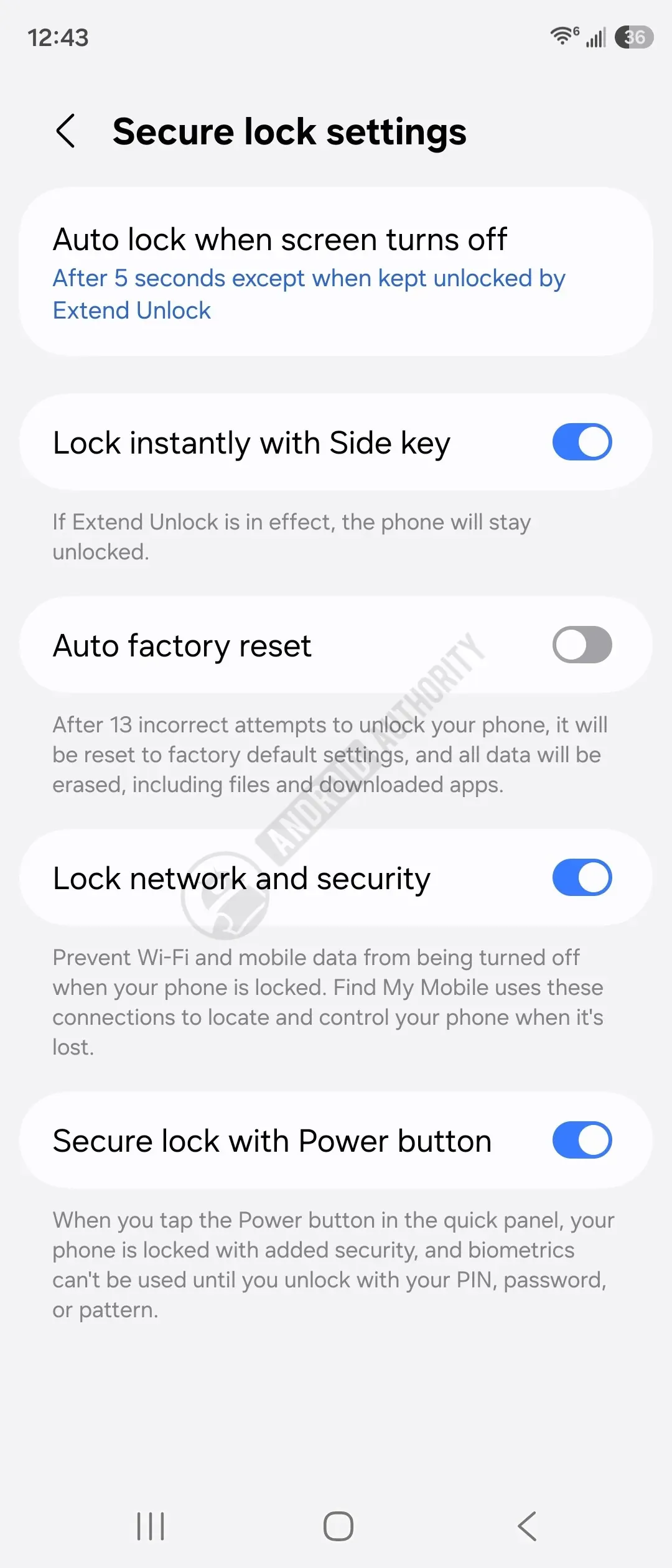 喺 Samsung 手機嘅安全設定入面,原本就有一項名為「Auto Factory Reset」嘅開關。如果用戶喺平時已經開啟咗呢個功能,當連續輸入錯誤密碼達指定次數(喺 One UI 9 入面為 13 次)之後,手機就會自動抹除所有資料並恢復原廠設定。(Credit: Android Authority)