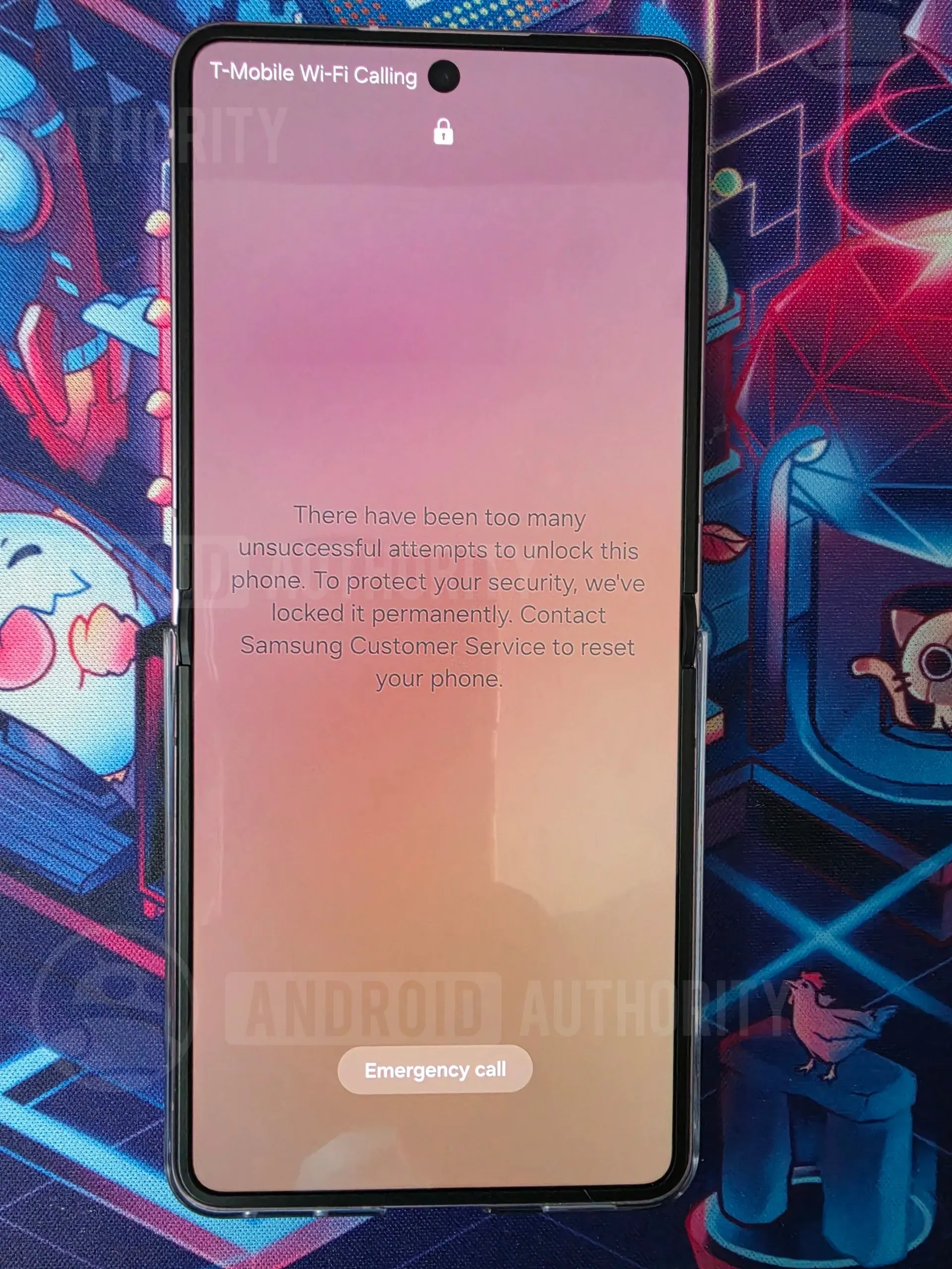 Samsung 喺隨新一代折疊螢幕手機(例如 Galaxy Z Flip 8)推出嘅 One UI 9(基於 Android 17)系統入面,引入咗一項相當強硬嘅安全防禦措施:如果用戶連續 13 次輸入錯誤嘅 PIN 碼或者密碼,手機將會進入永久鎖定狀態(Permalock)。(Credit: Android Authority)