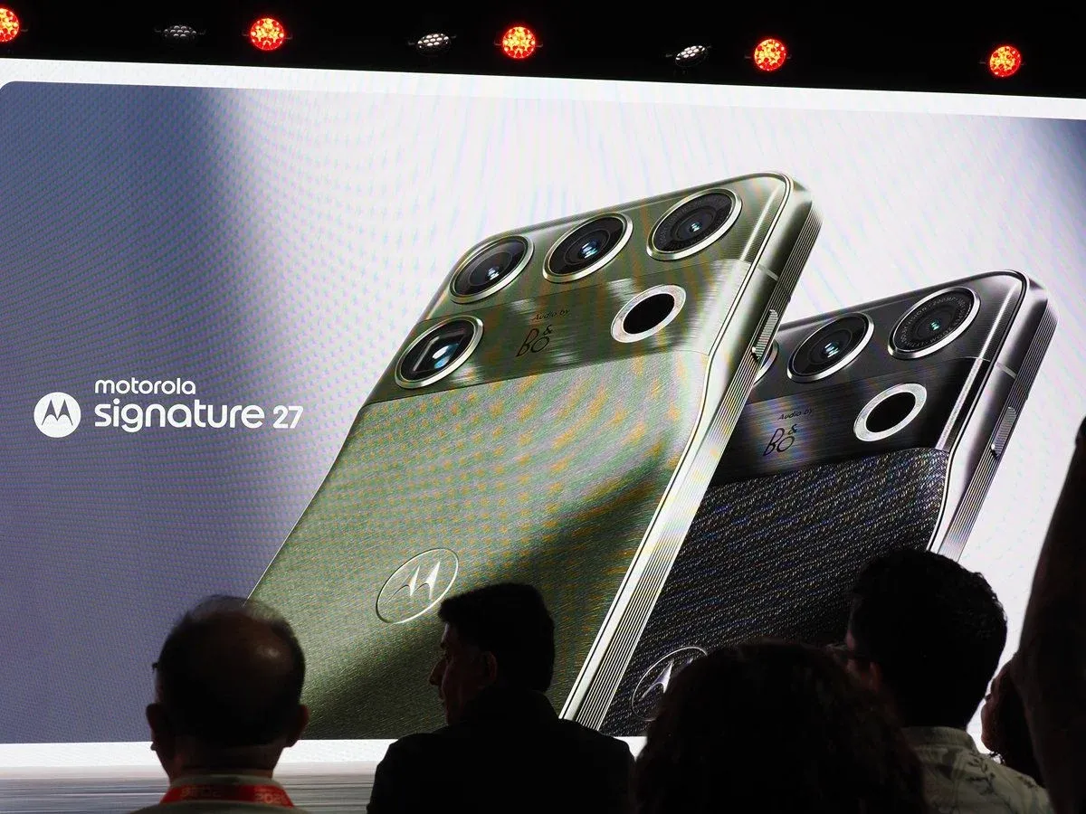Motorola(摩托羅拉)就喺Snapdragon Summit發表會當日(9月22日)率先展示旗下新旗艦Signature 27,強調係Snapdragon 8 Elite Extreme Gen 6「在全球嘅首波手機機型之一」。