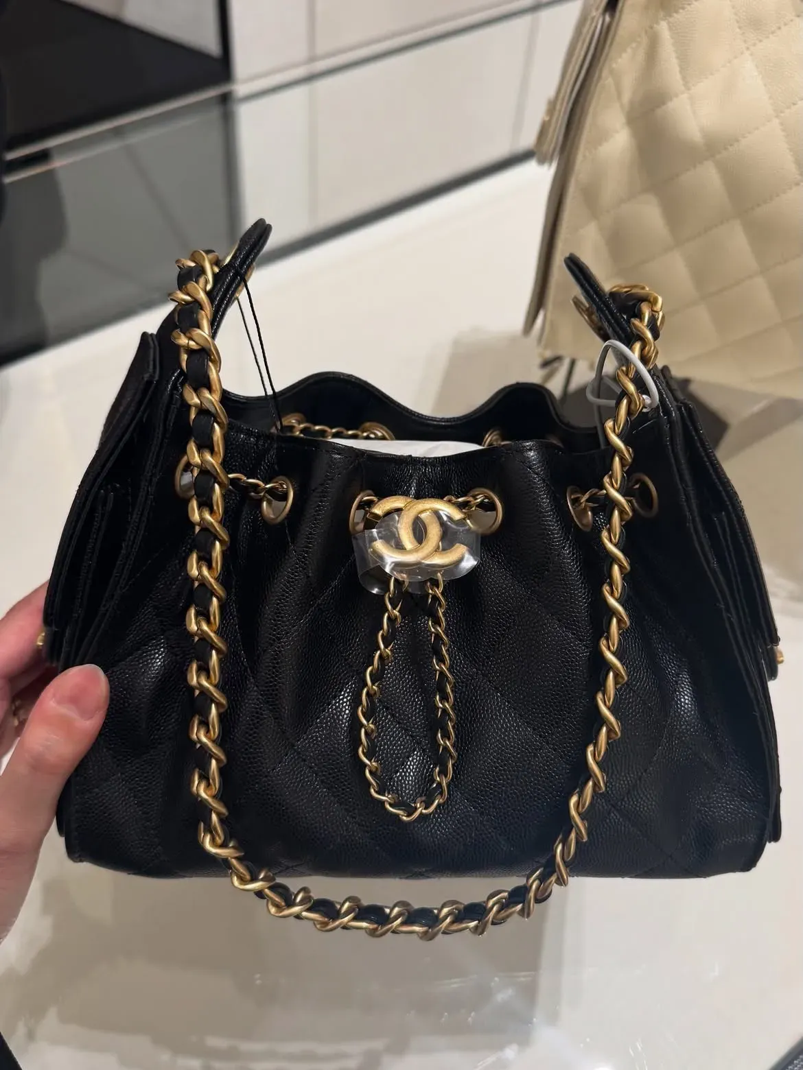 日本CHANEL 25實物照|計埋10%退稅後,日本實付價格反而略低於香港。
