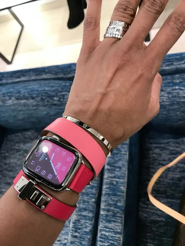 Hermès Apple Watch同時具有智能手錶及時裝配飾兩種產品屬性,因此價格比較亦需要加入設計及品牌因素。