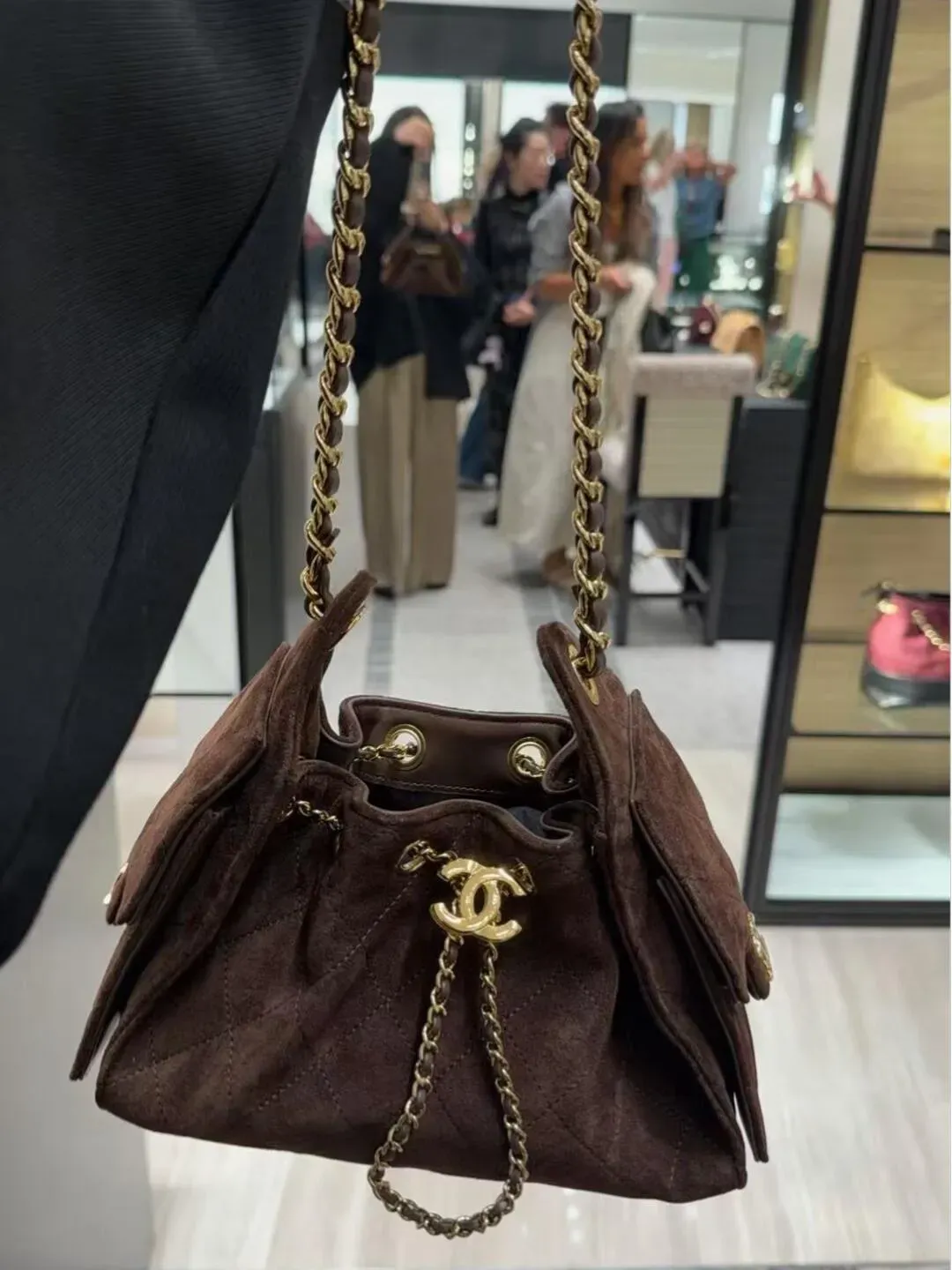 CHANEL 25秋冬系列官方/實物照|今次價格更新時間接近2026年秋冬系列轉換。