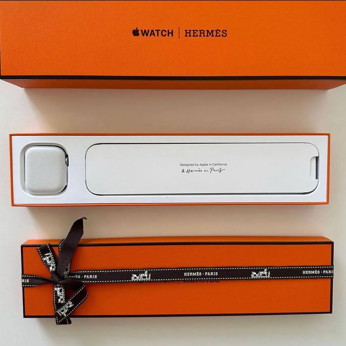 Apple Watch Hermès Series 過往開箱,Hermès專屬錶帶、包裝及細節設計,令整體產品體驗更接近時裝配件。