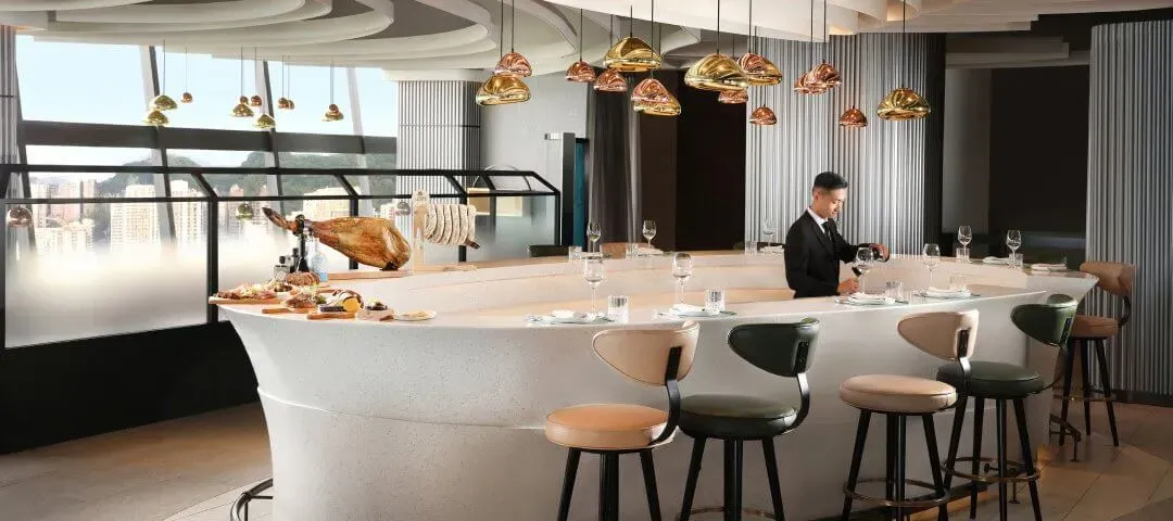 壓軸出場嘅係位於香港柏寧酒店,傲途格精選(The Park Lane Hong Kong, Autograph Collection)嘅SKYE Roofbar & Grill,晚宴將於10月9日舉行。