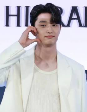 金載沅 (Kim Jae Won 김재원). 來源: Wikipedia / Kim Jae-won (actor, born 2001) - Wikipedia