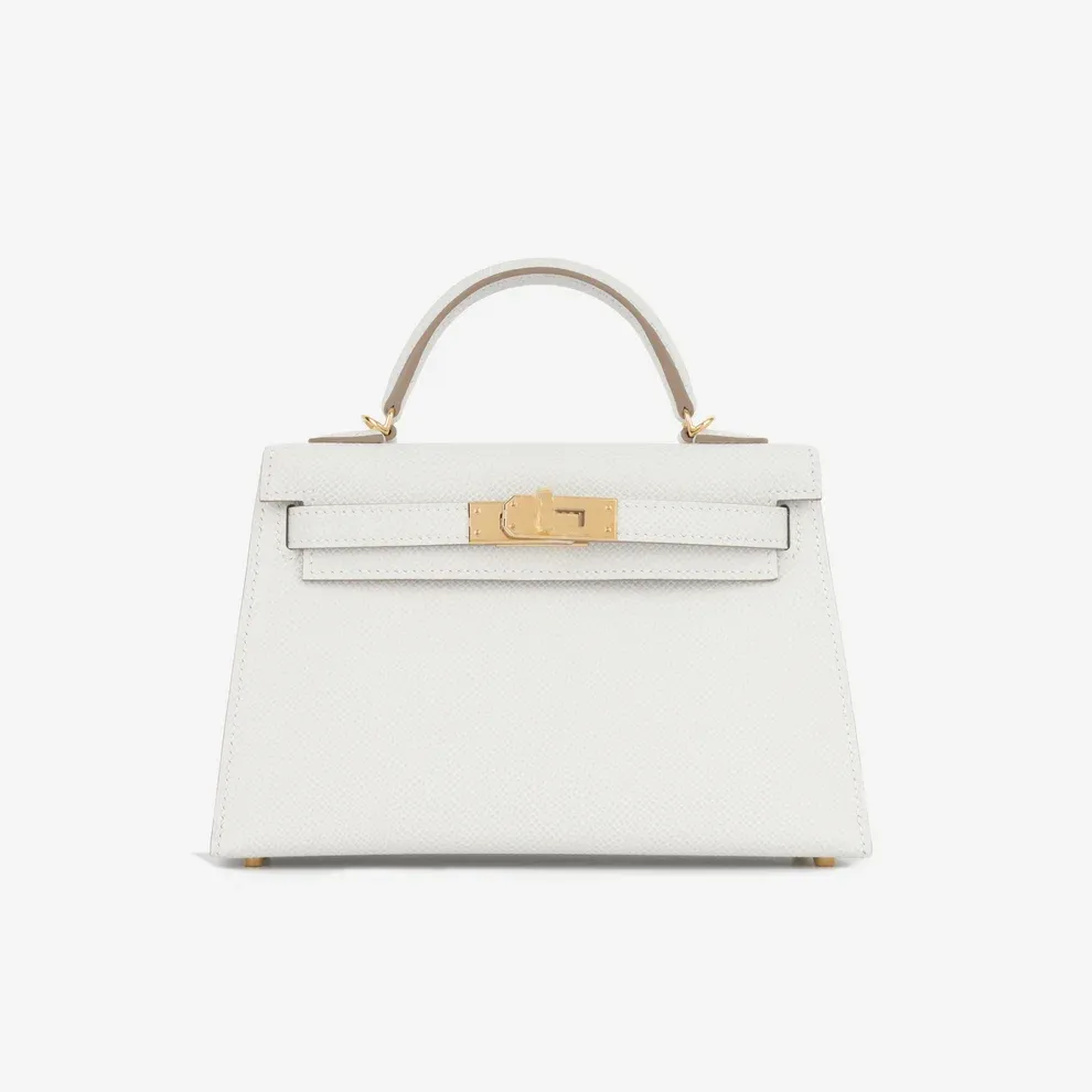 Hermès Mini Kelly 手袋近照,展示 Mini Kelly 嘅尺寸及外觀,帶出文章討論嘅熱門手袋款式。