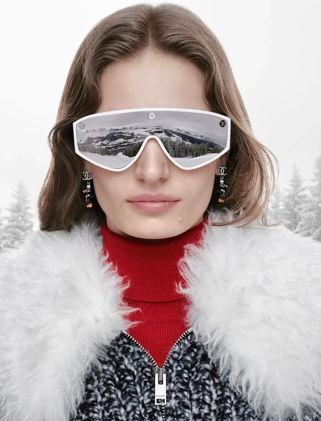 CHANEL Coco Neige 2026/27(26N)冬季滑雪系列造型,以服裝、手袋及配飾呈現冬季時尚風格。