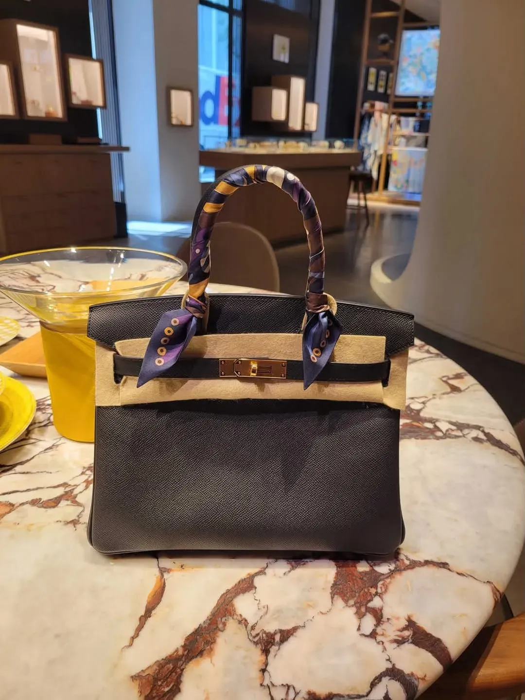 Birkin 30 Black Epsom配金色五金(GHW)一直係Hermès市場上受關注嘅經典組合之一,亦係二手市場常見熱門款式。