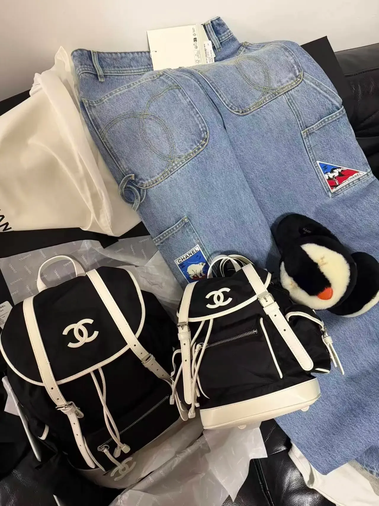CHANEL Coco Neige 2026&nbsp;系列以冬季運動及休閒造型為設計方向，尼龍背囊係系列內其中一種手袋選擇。