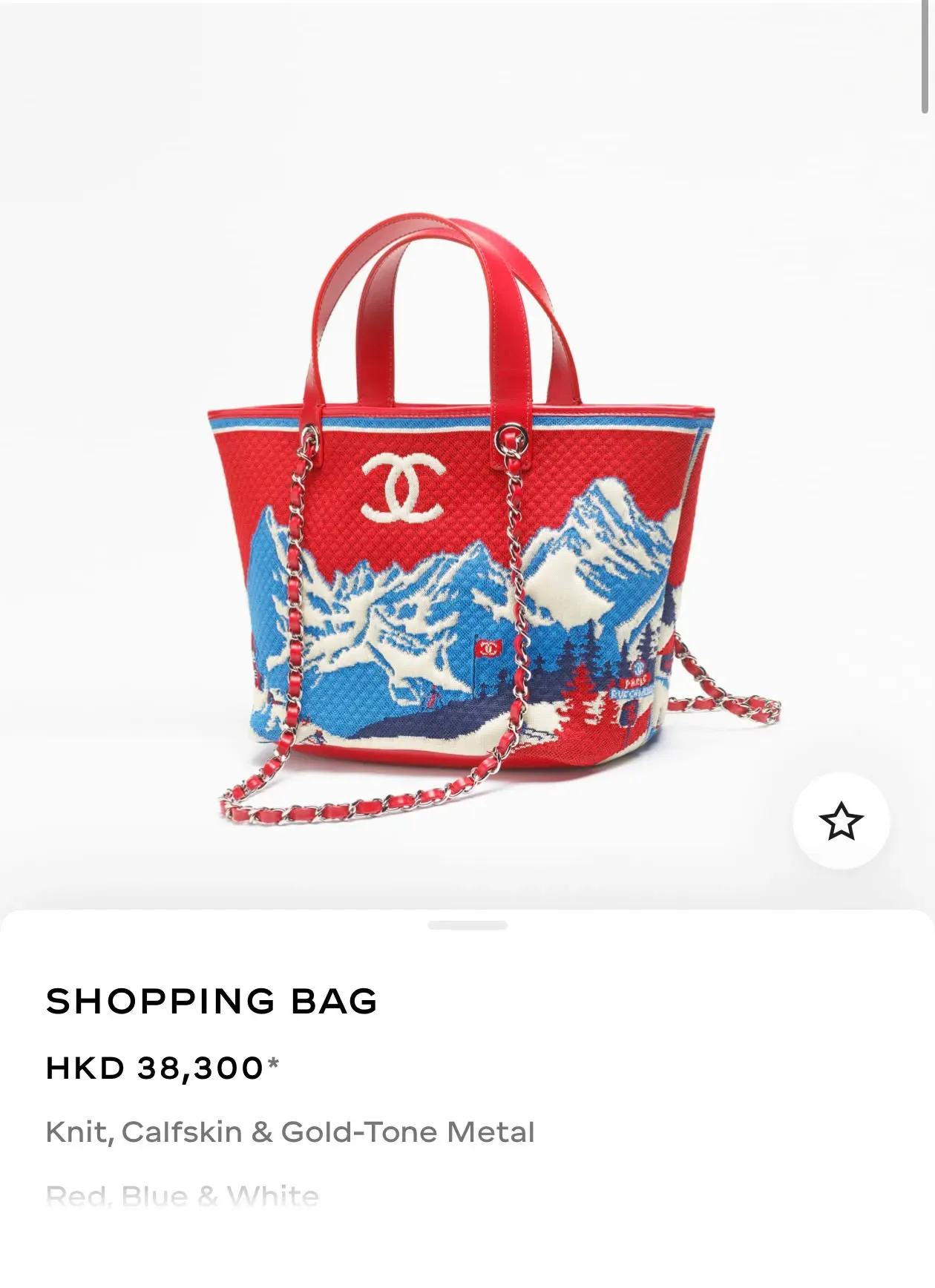 CHANEL Coco Neige 2026 紅、藍、白針織購物袋,以雪山景色圖案配搭紅色皮革手挽及金色金屬細節,帶出冬季度假氣氛。