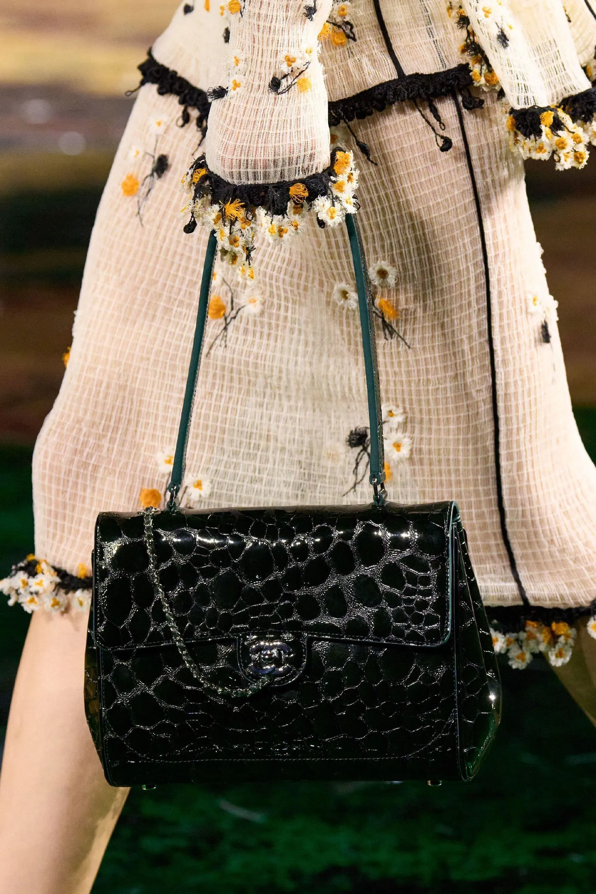 CHANEL 2027春夏系列 Look 7 手袋細節。